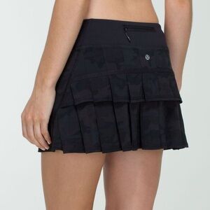 Lululemon pace‎ setter black camouflage skirt size 6